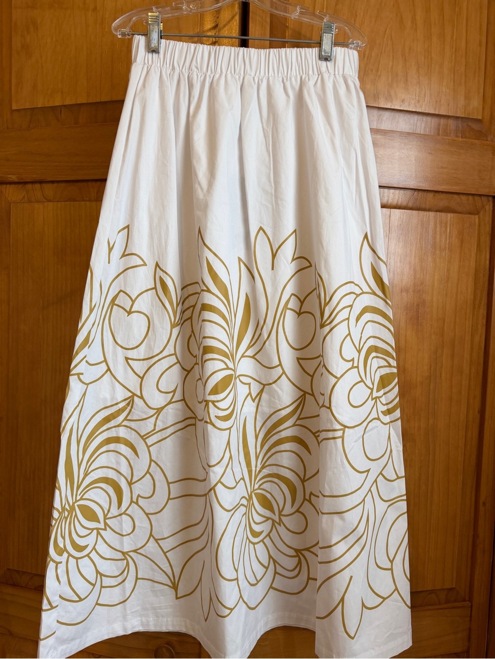 Avec Les Filles White Maxi Skirt with Gold Floral Motif
